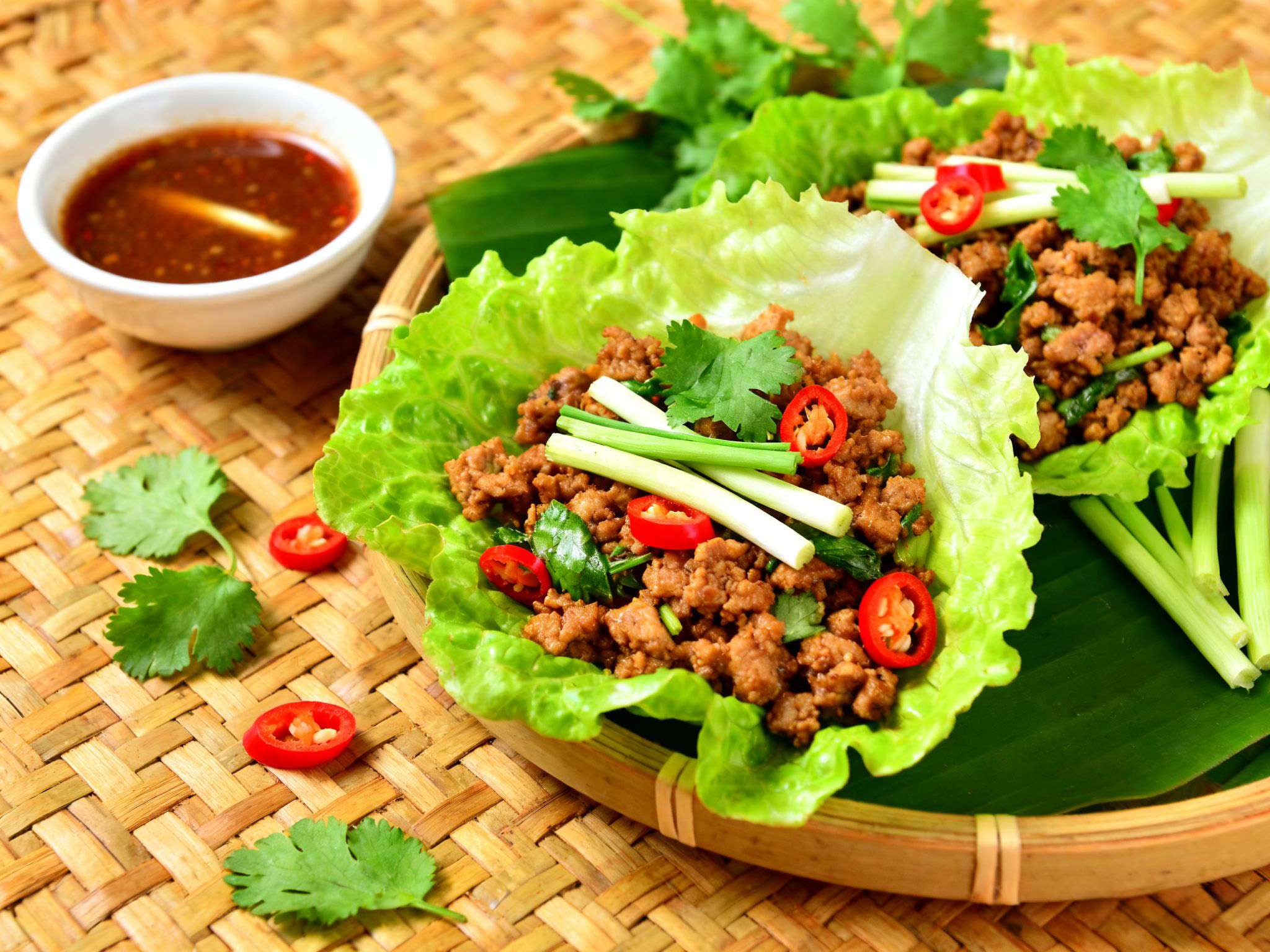 泰式香茅肉碎生菜包